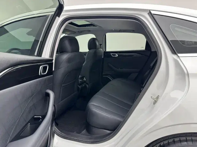 Geely Emgrand — Фото автомобиля 18