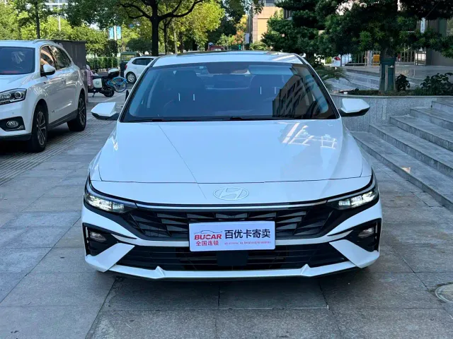 Hyundai Elantra — Фото автомобиля 2