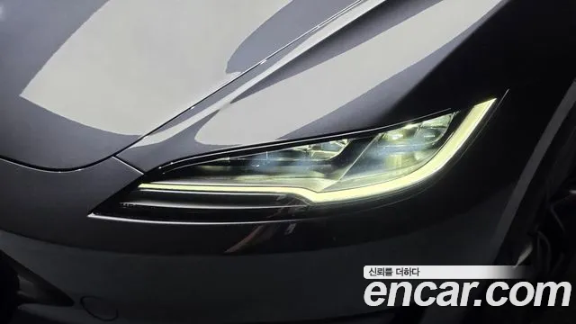 Tesla Model 3 — Фото автомобиля 7
