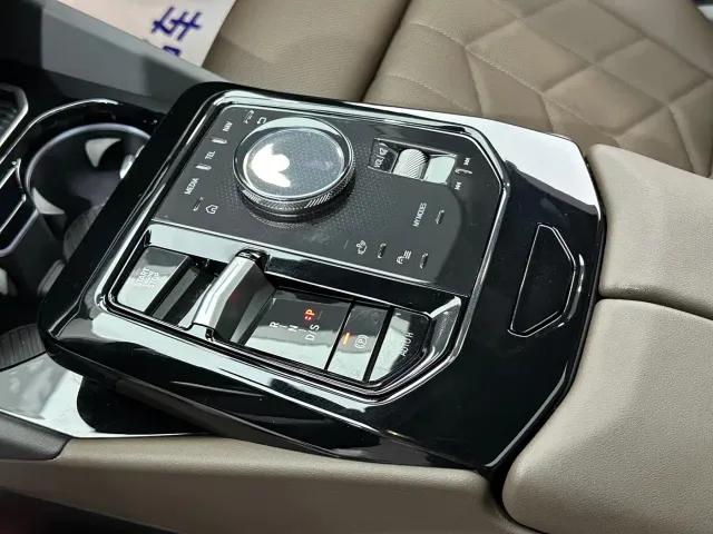 BMW 5 Series — Фото автомобиля 13