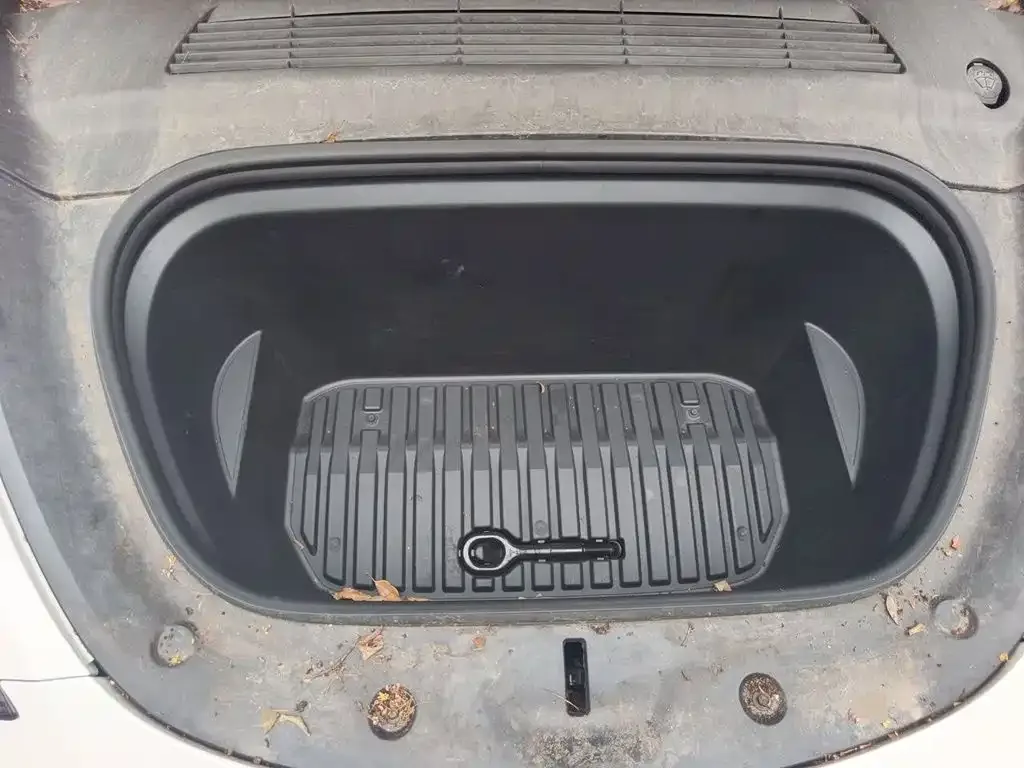 Tesla Model Y 2022 Facelift Rear-Wheel Drive Version — Фото автомобиля 16