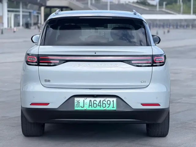 Leapmotor C11 — Фото автомобиля 5