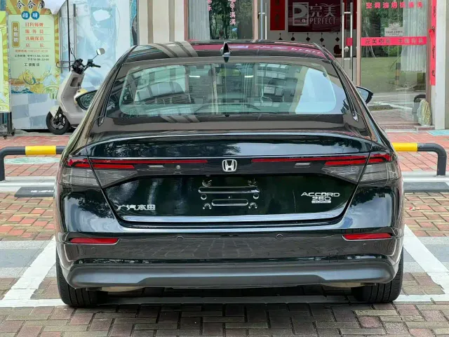 Honda Accord — Фото автомобиля 8