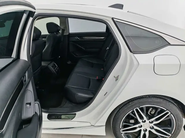 Honda Accord — Фото автомобиля 21