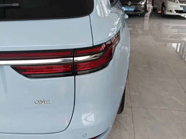 Li Auto ONE — Фото автомобиля 7