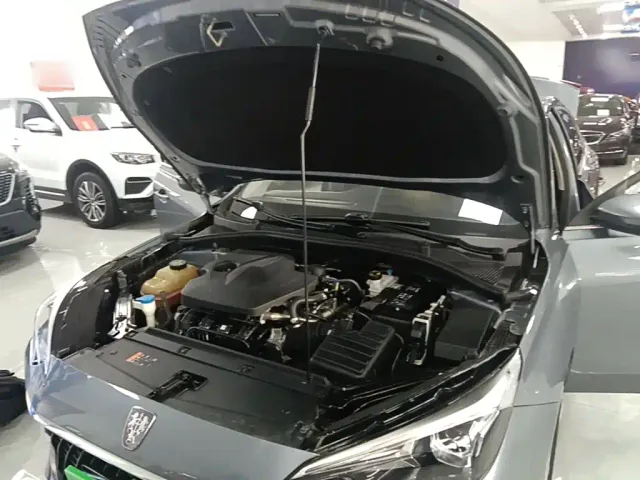 Roewe i5 — Фото автомобиля 19
