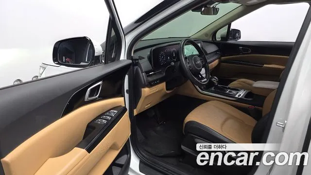 Kia Carnival Generation 4 — Фото автомобиля 14