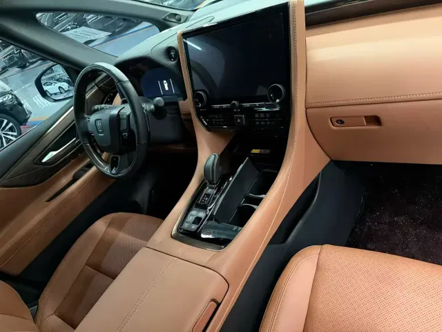 Toyota Vellfire — Фото автомобиля 6