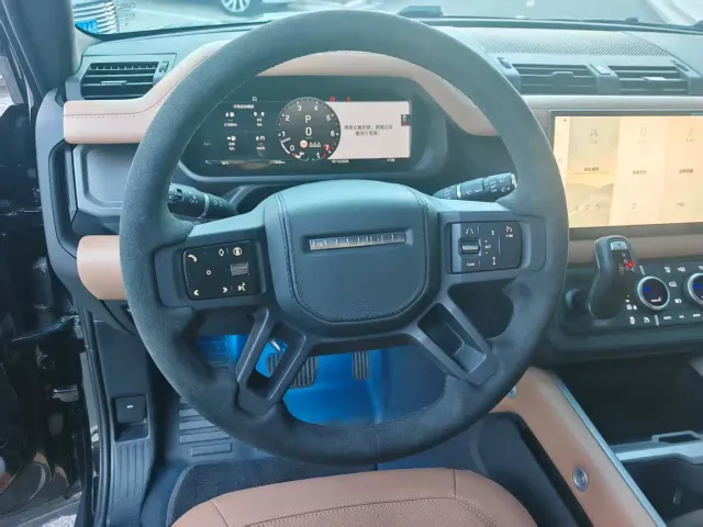 Land Rover Defender — Фото автомобиля 6