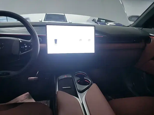 Arcfox Alpha T5 — Фото автомобиля 12