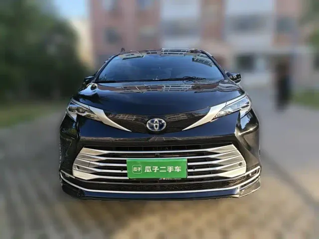 Toyota Sienna — Фото автомобиля 22