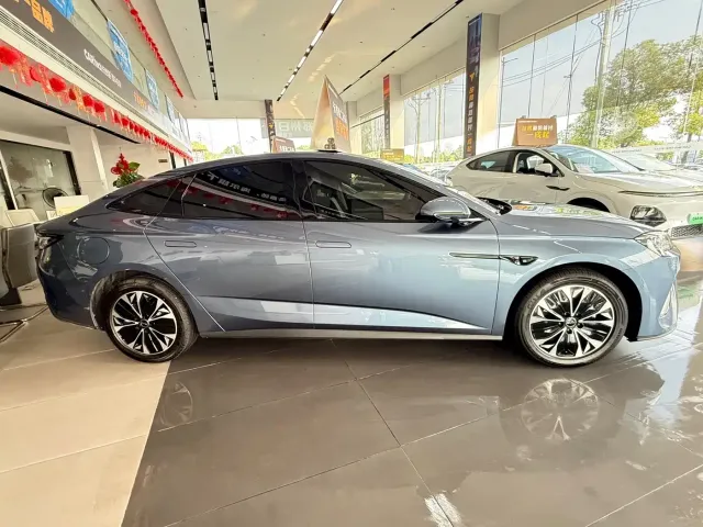 BYD Seal 07 EV — Фото автомобиля 4