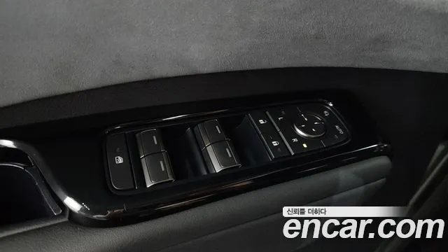 Lexus LM — Фото автомобиля 28