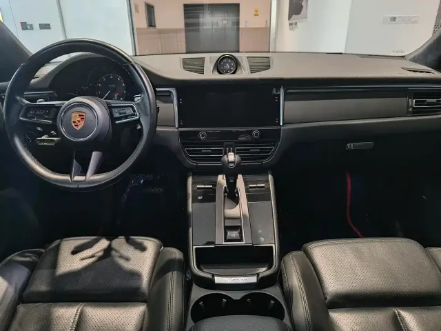 Porsche Macan — Фото автомобиля 9