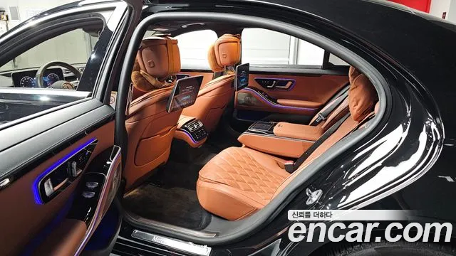 Mercedes-Benz S-Class — Фото автомобиля 12