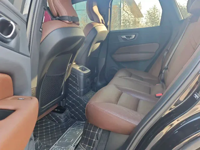 Volvo XC60 — Фото автомобиля 5