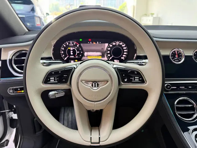 Bentley Continental Plug-in Hybrid — Фото автомобиля 24