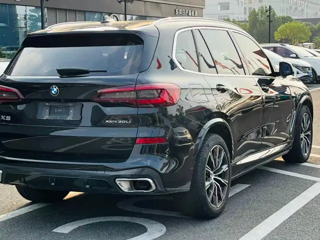 BMW X5 — Фото автомобиля 9