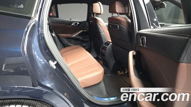 BMW X6 xDrive40i M Sport — Фото автомобиля 11