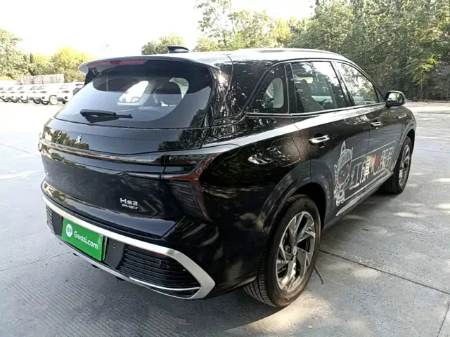 Hongqi HS3 PHEV — Фото автомобиля 6