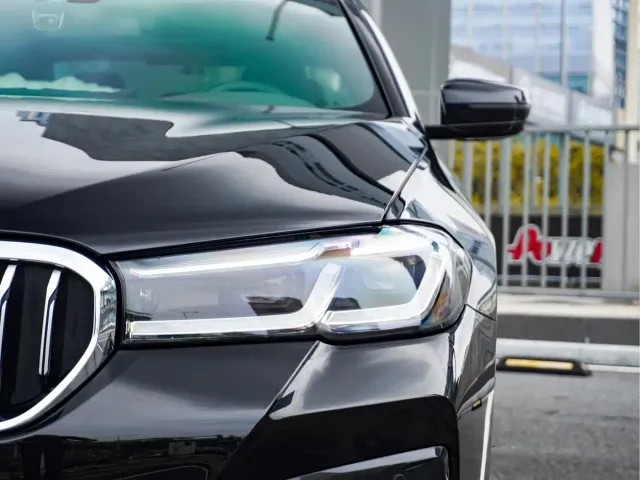 BMW 5 Series — Фото автомобиля 3