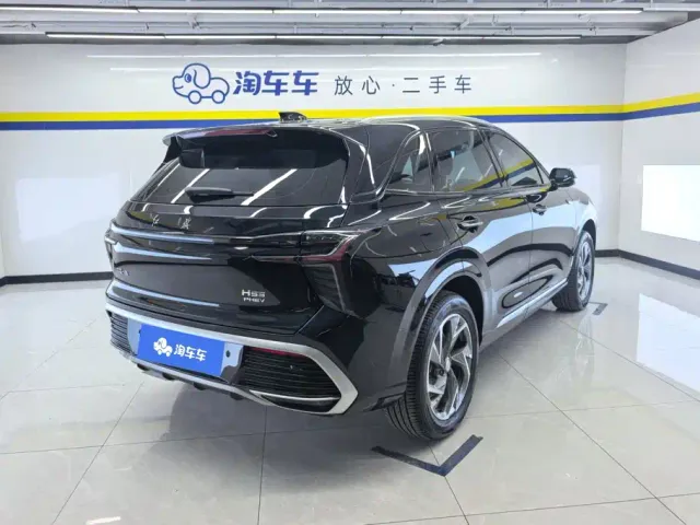 Hongqi HS3 PHEV — Фото автомобиля 3