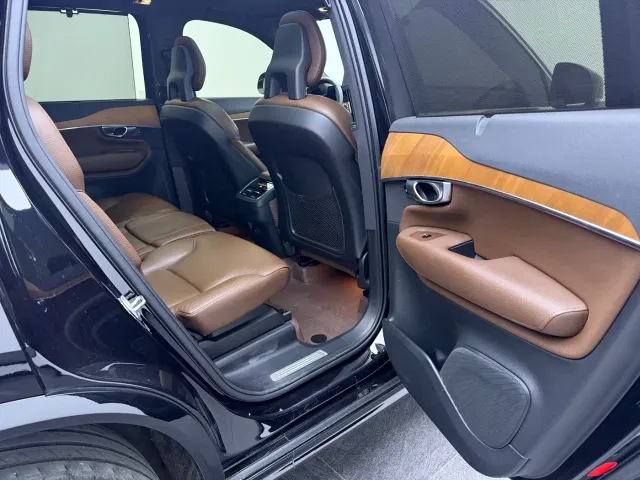 Volvo XC90 — Фото автомобиля 17