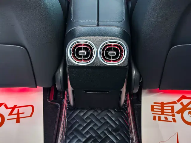 Mercedes-Benz C-Class — Фото автомобиля 20