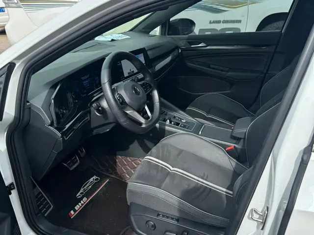 Volkswagen Golf — Фото автомобиля 9