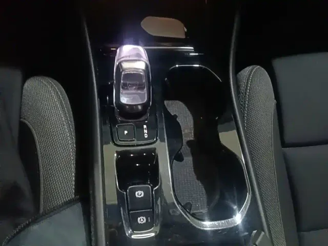 Volvo XC40 — Фото автомобиля 13