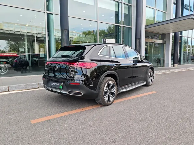 Mercedes-Benz EQE SUV — Фото автомобиля 3