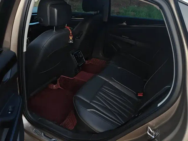 Volkswagen Passat — Фото автомобиля 11