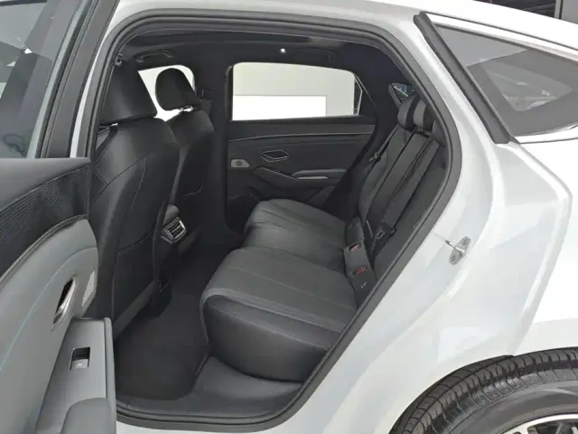 BYD Qin L — Фото автомобиля 11