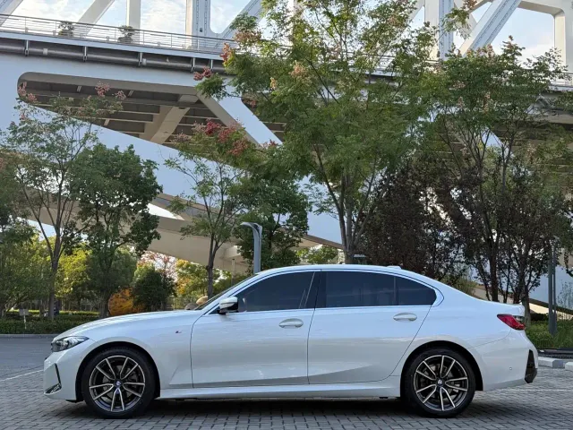 BMW 3 Series — Фото автомобиля 4