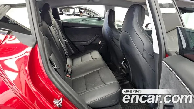 Tesla Model 3 — Фото автомобиля 18