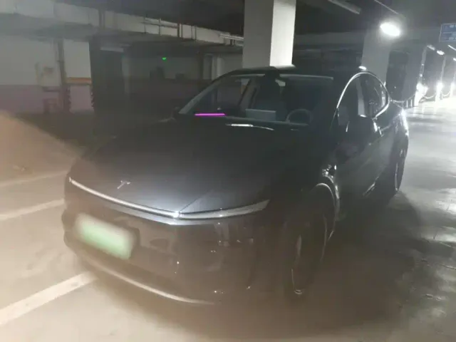 Фотография автомобиля — Tesla Model Y