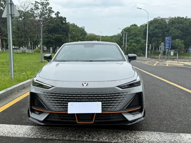 Changan UNI-V — Фото автомобиля 2