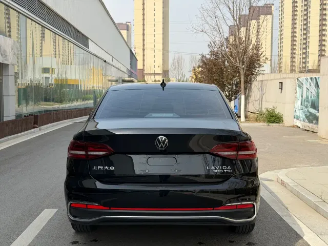 Volkswagen Lavida — Фото автомобиля 8