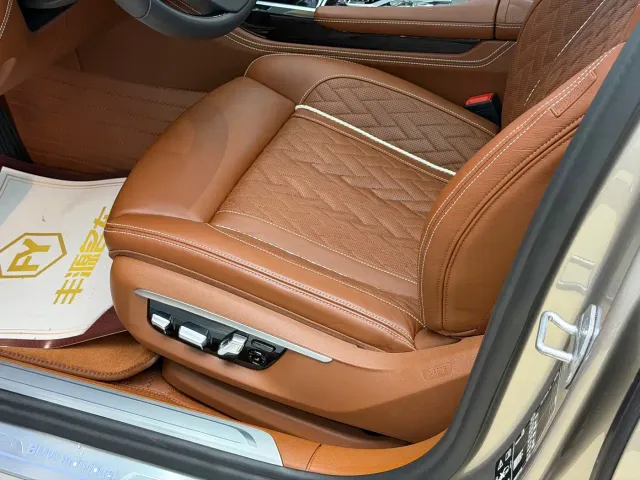 BMW 7 Series — Фото автомобиля 6