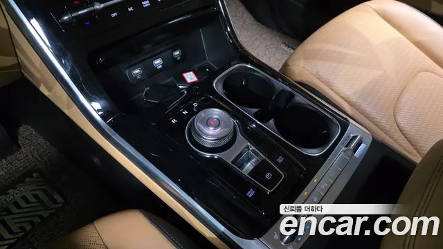 Kia Canival — Фото автомобиля 9