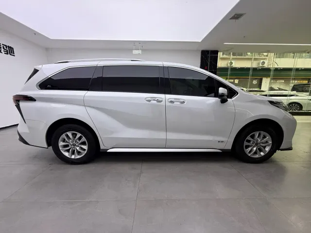 Toyota Granvia — Фото автомобиля 6