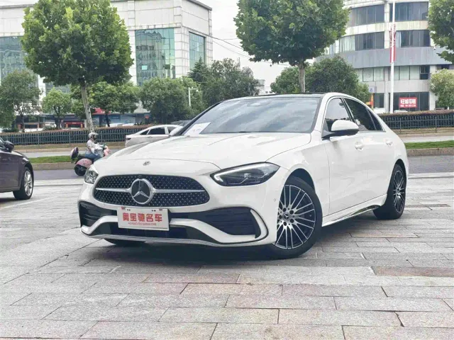 Фотография автомобиля — Mercedes-Benz C-Class