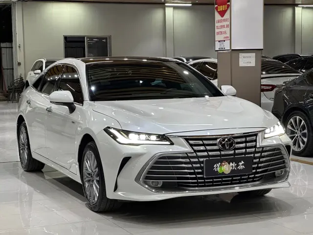 Toyota Avalon — Фото автомобиля 3