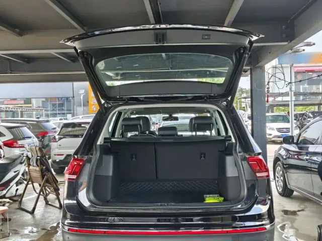 Volkswagen Tiguan L — Фото автомобиля 2