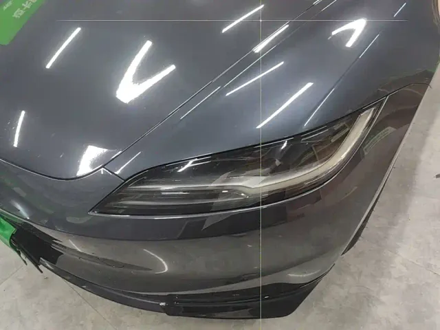 Tesla Model 3 — Фото автомобиля 23