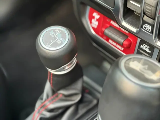 Jeep Wrangler — Фото автомобиля 7