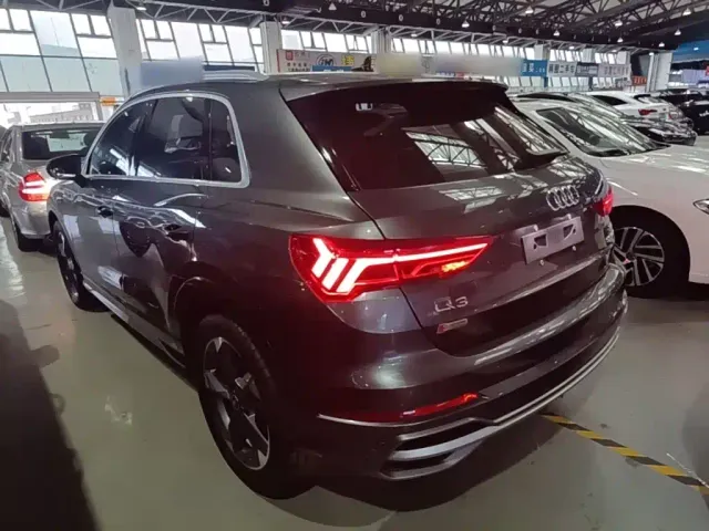 Audi Q3 — Фото автомобиля 4