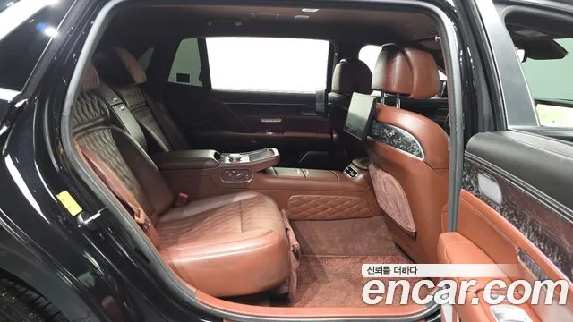 Genesis G90 Бензин 3.5 Turbo e-S/C AWD LWB — Фото автомобиля 13
