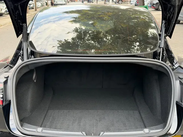 Tesla Model 3 — Фото автомобиля 7