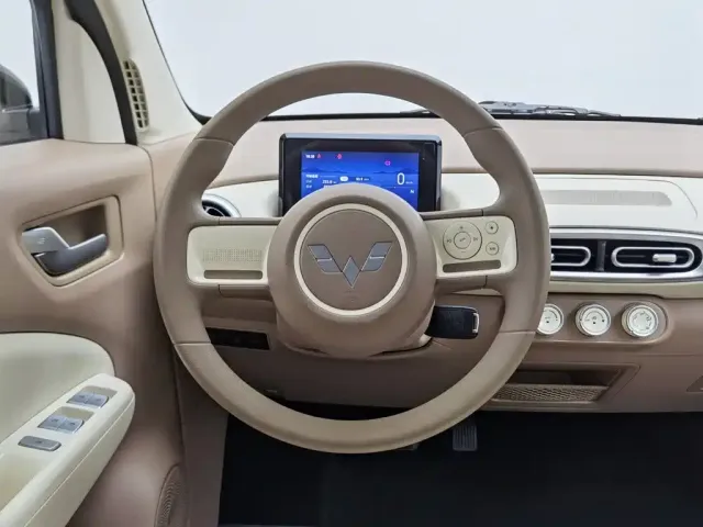 Wuling Hongguang Mini EV — Фото автомобиля 11
